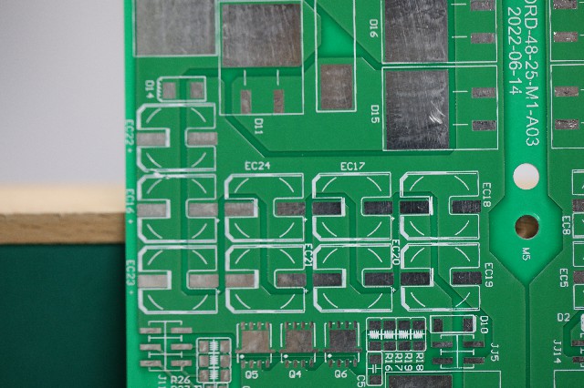 多层PCB:为什么高端电子产品都离不开它?(图1) 多层PCB:为什么高端电子产品都离不开它?(图1)